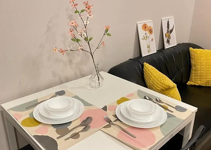 Apartment 曼谷繁华地区公寓 免费上网 家居家电齐全 *