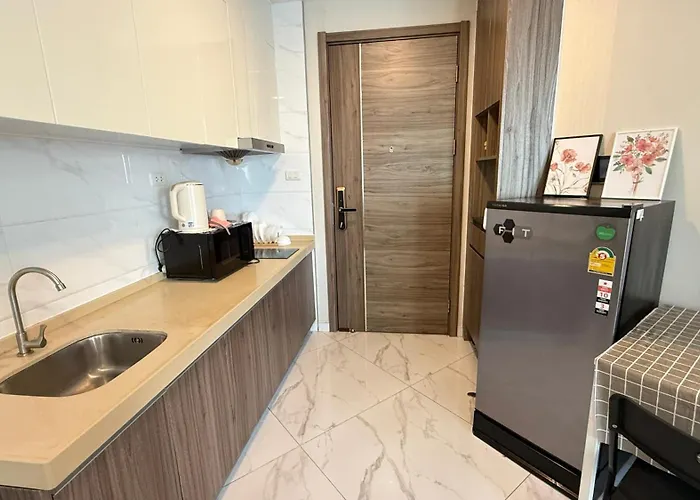 曼谷繁华地区公寓 免费上网 家居家电齐全 Apartment