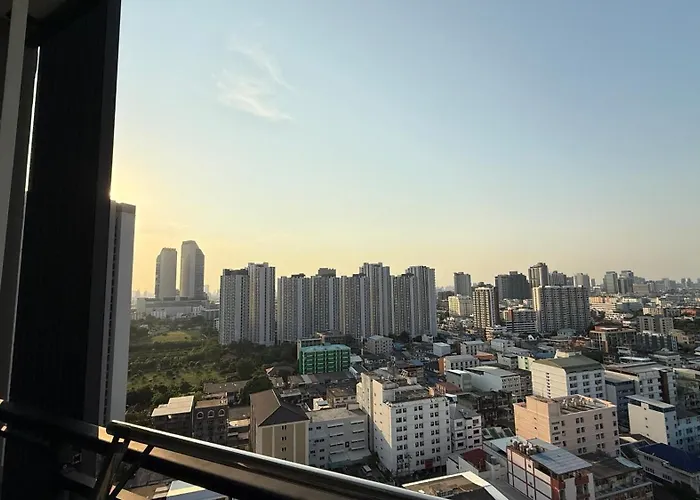 曼谷繁华地区公寓 免费上网 家居家电齐全