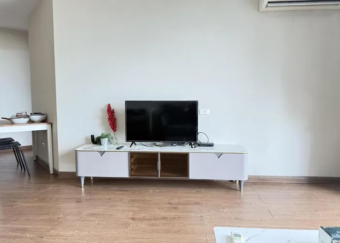Apartment 曼谷繁华地区公寓 免费上网 家居家电齐全 *