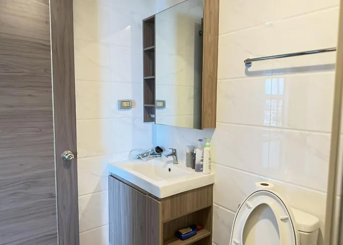 Apartment 曼谷繁华地区公寓 免费上网 家居家电齐全 Bangkok